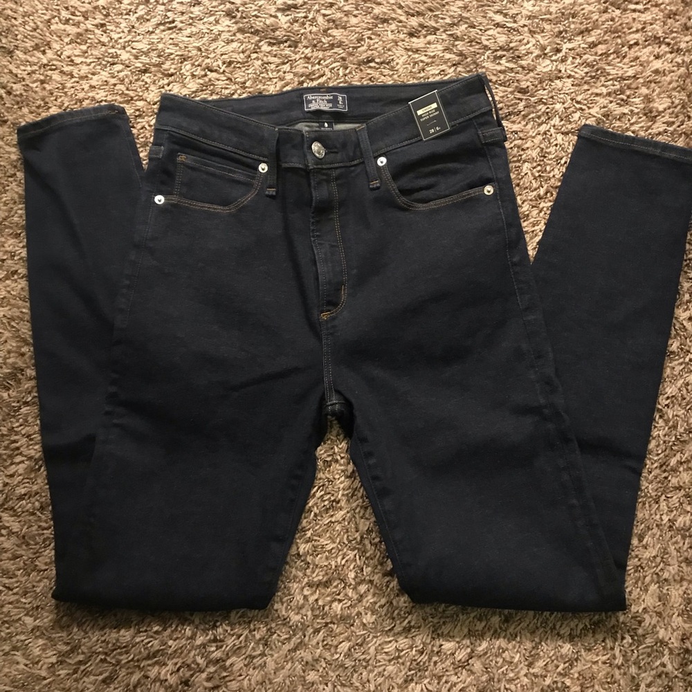 Simone High Rise in dark rinse